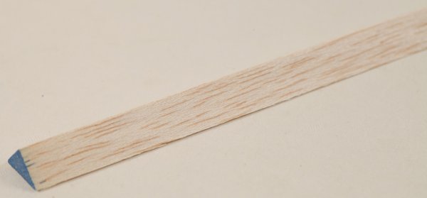 Graupner  662.10X10 Balsa-Dreikantl., blau 10x10x1000 mm