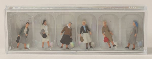 Preiser 10365 Pendlerinnen auf dem Weg zur Bahn  1/87