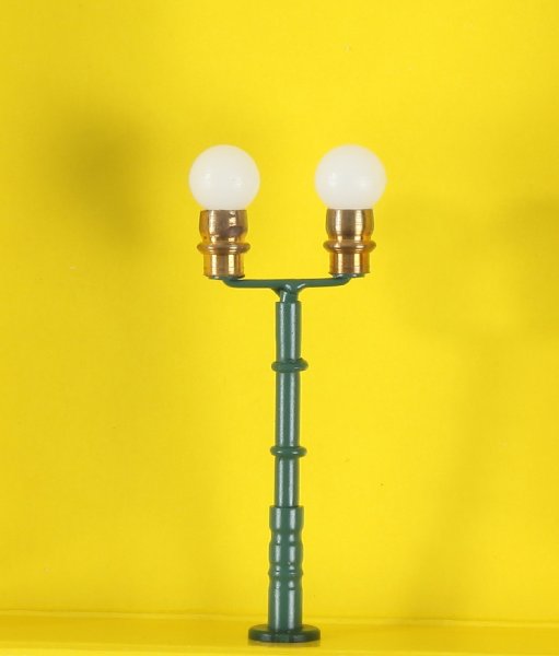 Viessmann 6502 N Kugelleuchte zweiflammig, grün, 2 Glühlampen