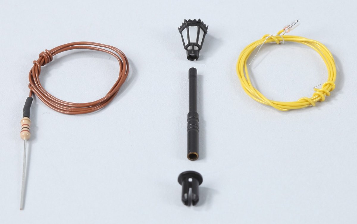 Viessmann Parklaterne H0 - Bausatz Für Modelleisenbahn | 1:87 Maßstab