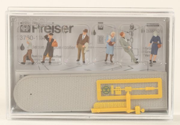 Preiser 10414 Wartende an der Straßenbahnhaltestelle  1/87