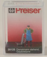 Preiser 28125 Dienstmann stehend, Gepäckkarre  1/87