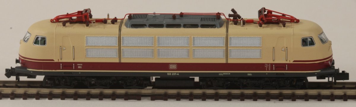 Märklin 3054 loco BR 103 113-7 DB analogique | Kaufen auf