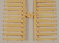 2 Schwartenbretterstapel