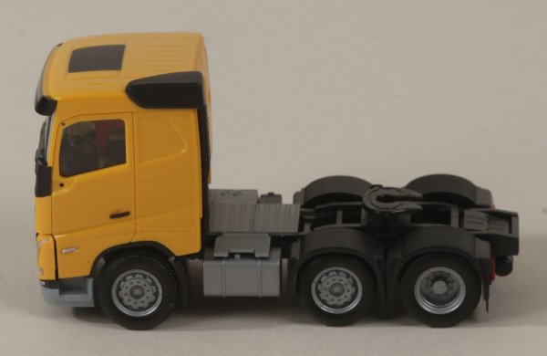 Herpa 313735-002 Volvo FH FD 6x2 ZM, maisgelb