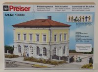 Preiser 19000 Polizeiwache. Polizeibeamte. Zubehör  1/87