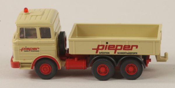 Wiking 050902 Schwerlastzugmaschine (MB)