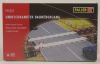 Faller 191831 Unbeschrankter Bahnübergang