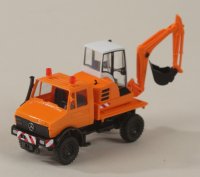 Unimog mit Bagger -