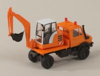 Unimog mit Bagger -