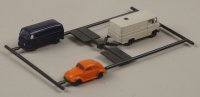 Ein Pkw und zwei Kastenwagen